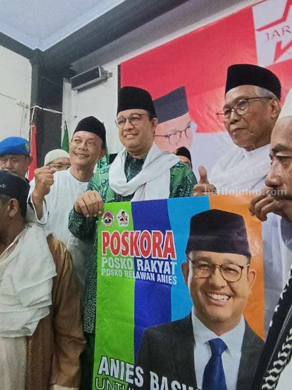 anies di surabaya