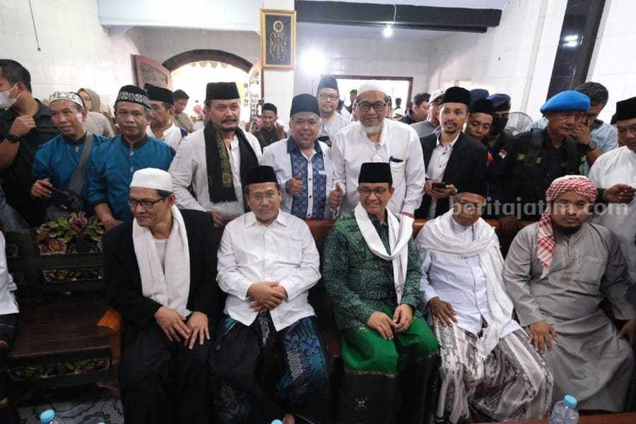 anies di surabaya