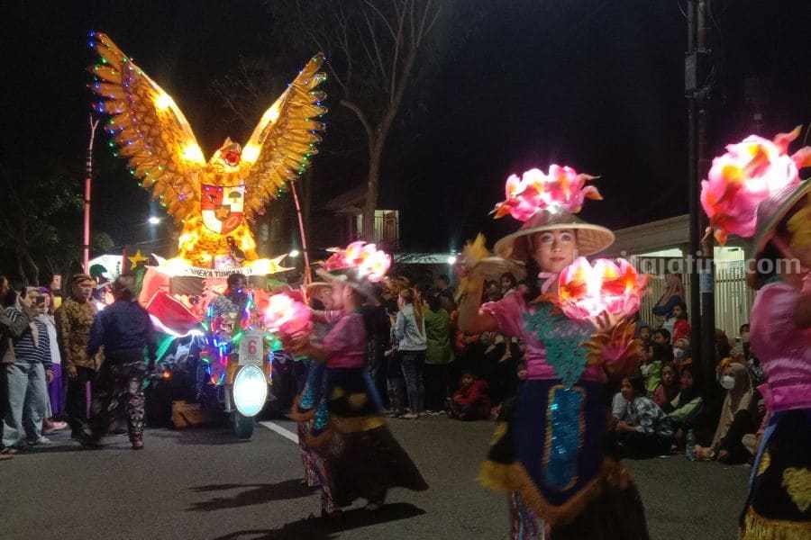 Meriahnya Festival Lentera di Bulan Bung Karno Kota Blitar festival lentera