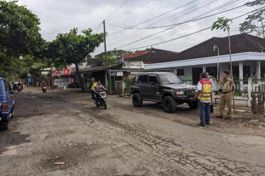 jalan rusak