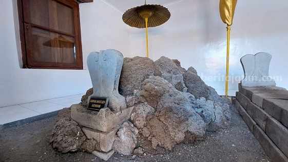 Makam Bupati Magetan Kertonegoro di Sasono Mulyo Sawahan, Kepolorejo, Magetan, Jawa Timur.