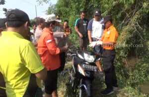 Petugas menemukan sepeda motor korban