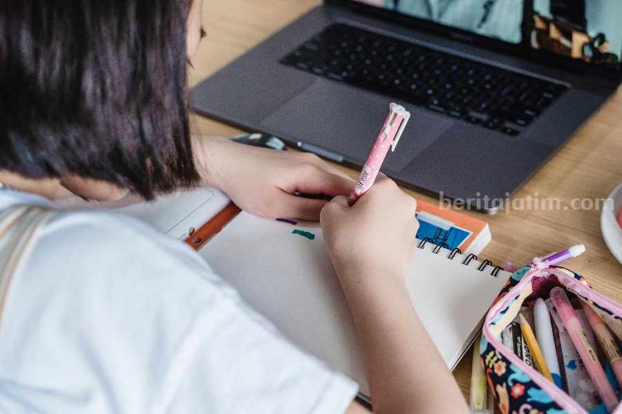 Ilustrasi siswa yang sedang belajar. (Sumber foto: Annushka Ahuja/pexels.com)