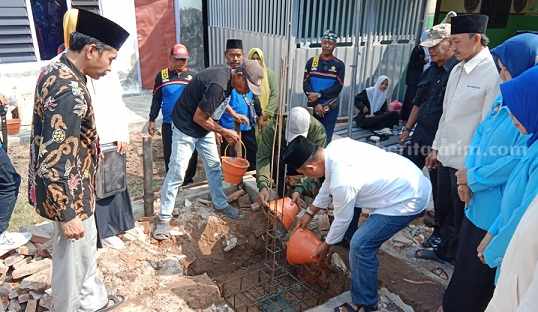 Dibangunkan Rumah, Warga Ploso Jombang Sumringah Rumah milik Supriyanto di Desa Tanggungkramat Kecamatan Ploso Kabupaten Jombang mulai dibangun, Kamis (22/6/2023)