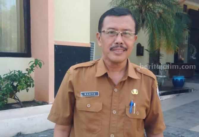 Kepala Dinas Perikanan Kabupaten Sampang, Wahyu Prihartono (Foto: Zamachsari/beritajatim.com)