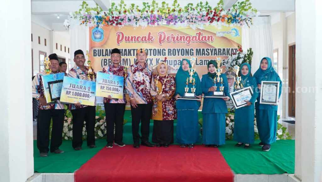 Puncak Bulan Bakti Gotong Royong Masyarakat (BBGRM) tahun 2023 yang digelar di Desa Dagan, Kecamatan Solokuro, Lamongan.