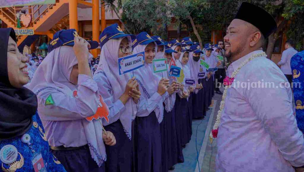 Fandi Akhmad Yani, Bupati Gresik