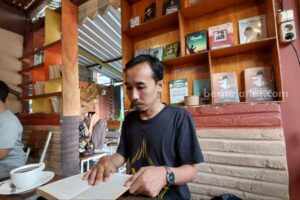 Hayyik Ali Muntaha Mansur, Pemilik MUCaffe Madiun Hayyik Ali Muntaha Mansur, Pemilik MUCaffe Madiun