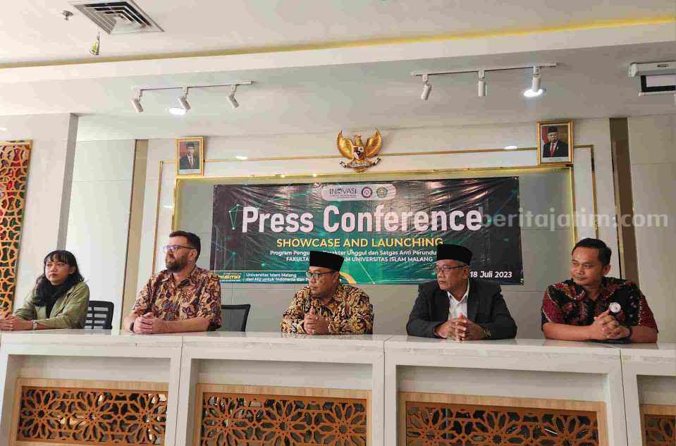 Press conference peluncuran satgas anti perundungan (Foto: Dani Alifian / beritajatim.com)