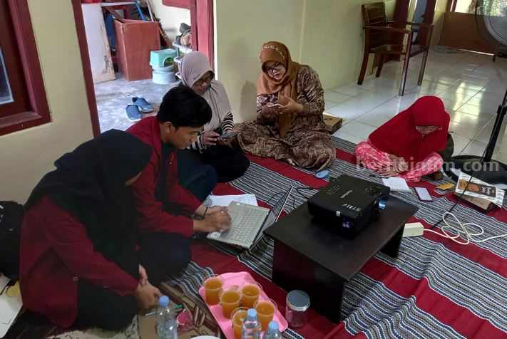 Pengabdian masyarakat yang dilakukan oleh Tim Dosen Umsida dalam rangka penguatan dan pengembangan UMKM.