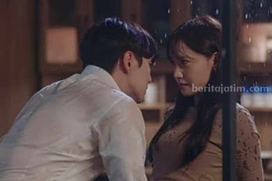 Adegan dalam King The Land, drama Korea yang alami penurunan rating karena dianggap telah menghina pangeran Arab.