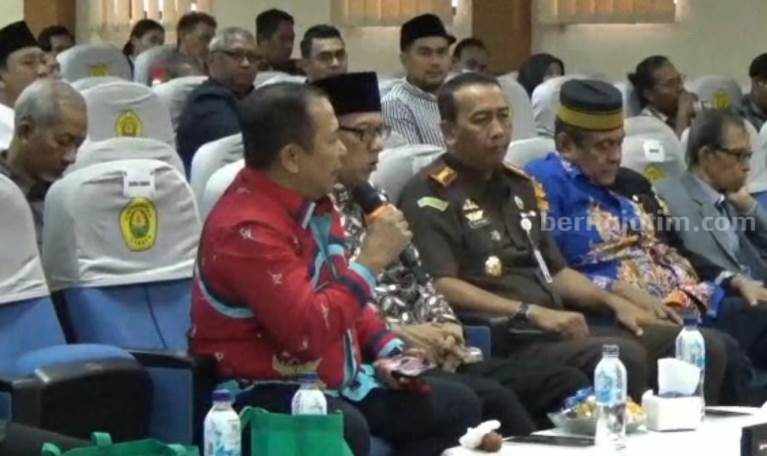 Langka, Bupati dan Mantan Bupati Jember Satu Ruangan Hadiri Ujian Disertasi Mantan Dandim