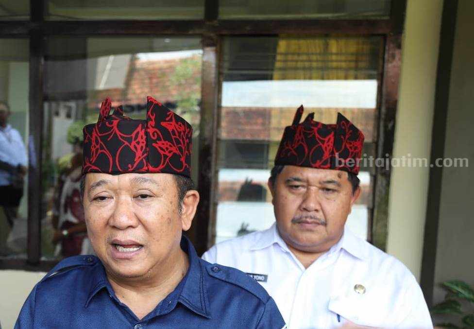 Bupati Hendy Anggarkan Beasiswa untuk Seribu Santri dalam APBD Jember 2025