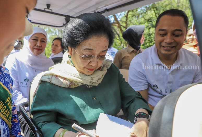 Megawati Mengaku Berteman Baik dengan Khofifah Megawati Soekarno Putri