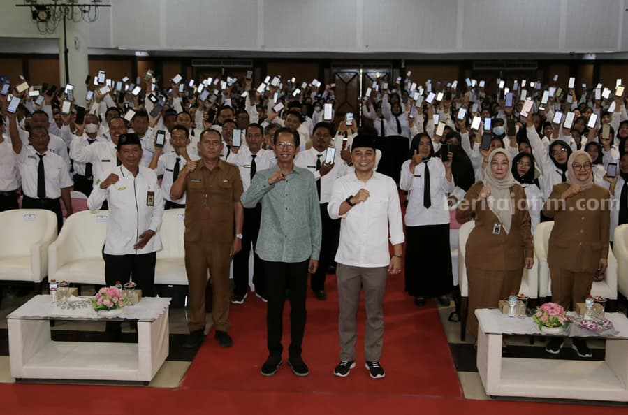 1.476 Guru PPPK di Kota Surabaya Terima SK Pengangkatan