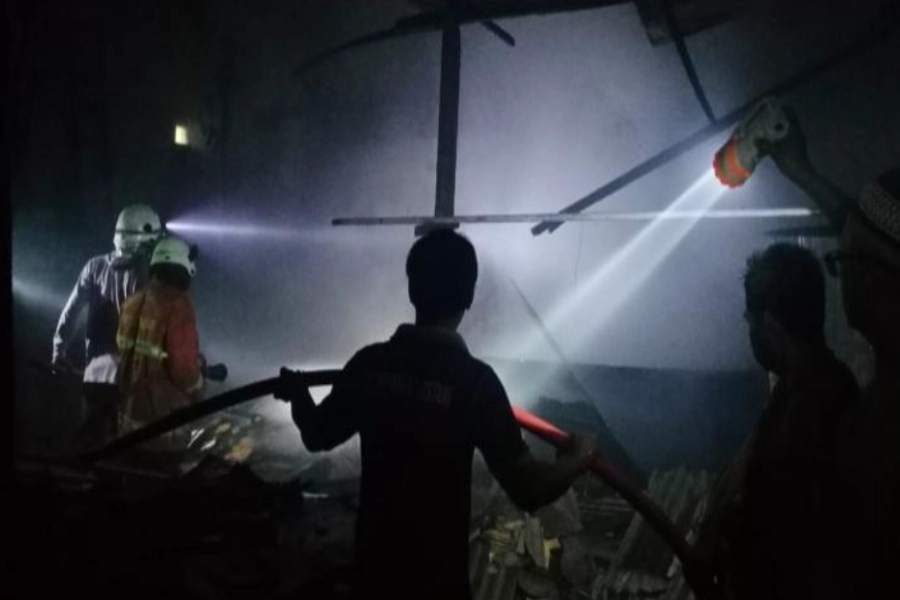 Gudang di Mojokerto Terbakar