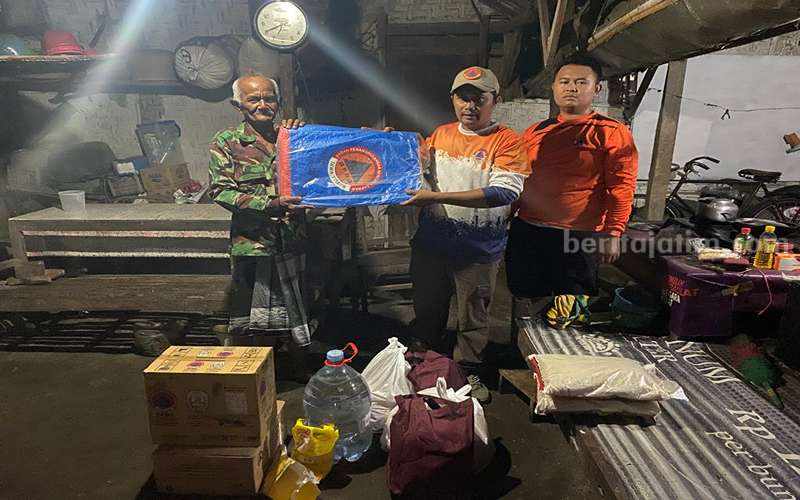 Bantuan dari BPBD Jatim kepada masyarakat Pacitan