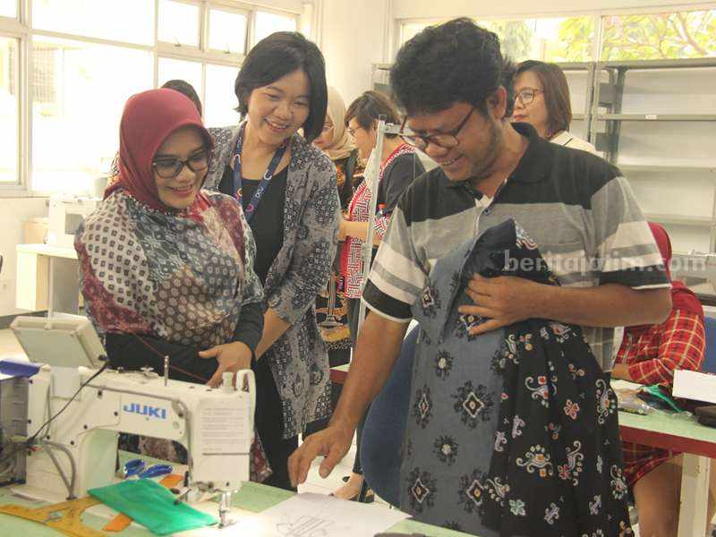 Program Inkubasi Menjahit di UK Petra Surabaya