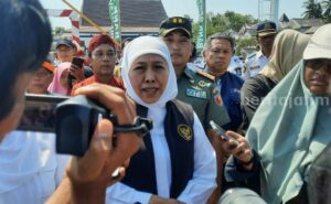 Gubernur: Boleh Ada Sepeda Motor di Pulau Giliyang, Tapi Motor Listrik Gubernur Jawa Timur saat meresmikan dermaga Pelabuhan Dungkek dan Giliyang (foto : Temmy/ beritajatim.com)