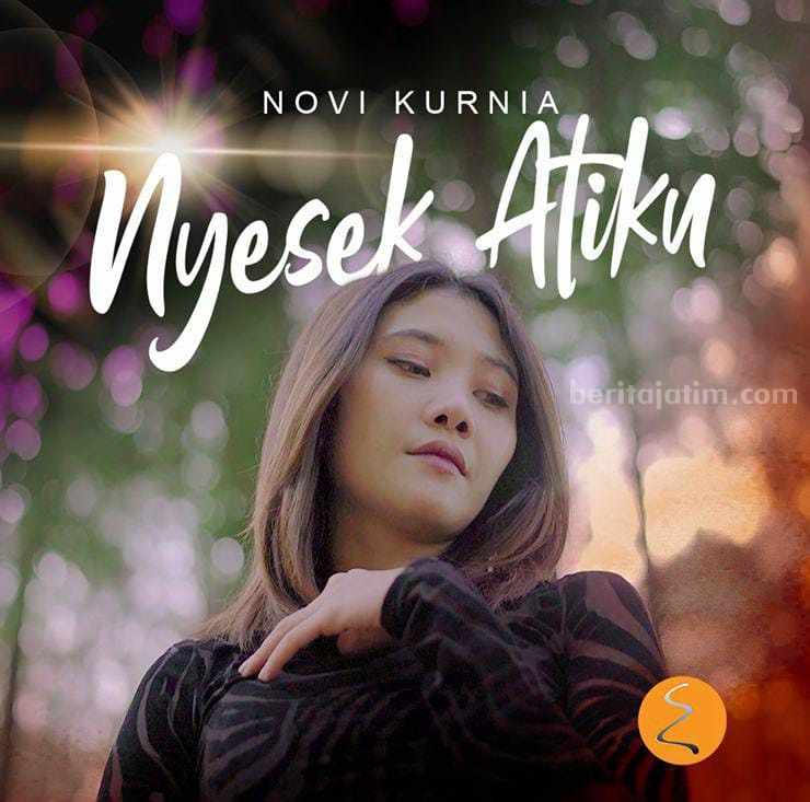 Cover Novi Kurnia di lagu Nyesek Atiku