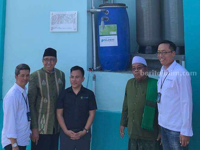 Peresmian pembangunan pengolahan air bersih di Ponpes Hidayatun Najah Pamekasan