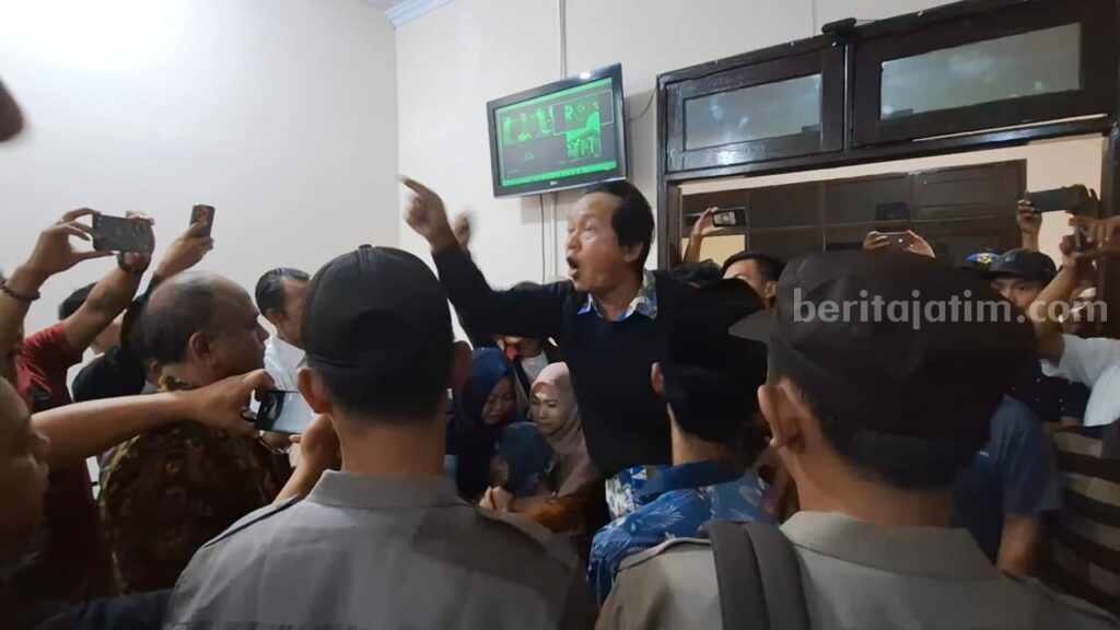 sidang pembunuhan jasad dalam karung mojokerto