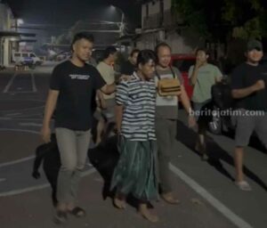 Seorang Pria di Sampang Setubuhi Pacar di Rumah Kos Tersangka saat ditangkap polisi