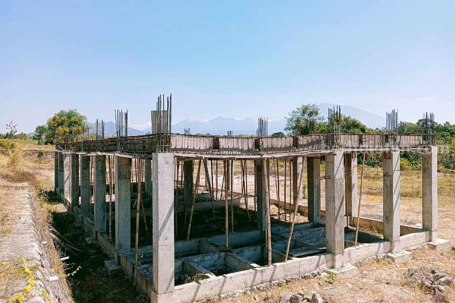 Potret bangunan SMKN Lembeyan di Kelurahan Lembeyan Kulon Kecamatan Lembeyan Magetan mangkrak.