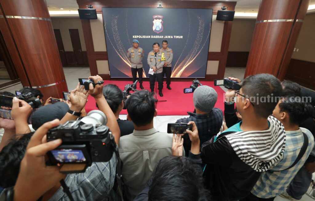 Kapolda Jatim memerintahkan untuk mengambil tindakan tegas penegakan hukum, terhadap para peserta 1 suro dan suran agung yang mengganggu ketertiban.