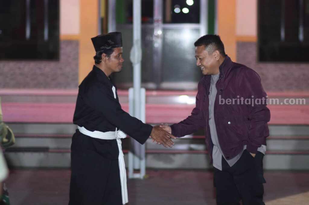 Antisipasi Bentrok Perguruan Silat, Polres Blitar Kota dan Kodim 0808 Gelar Patroli Gabungan Kapolres Blitar Kota dan Dandim 0808 melakukan gelar patroli gabungan.