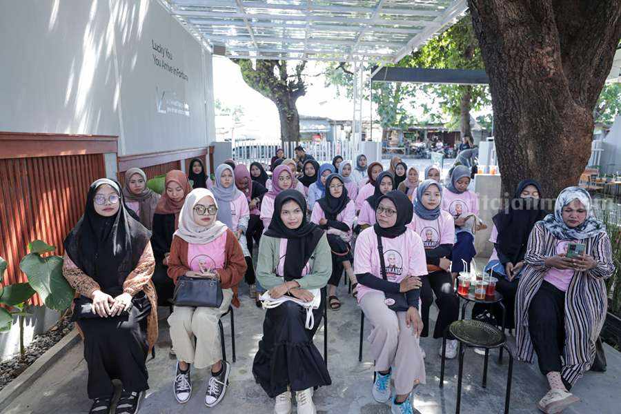 Pelatihan Public Speaking bagi Perempuan Muda
