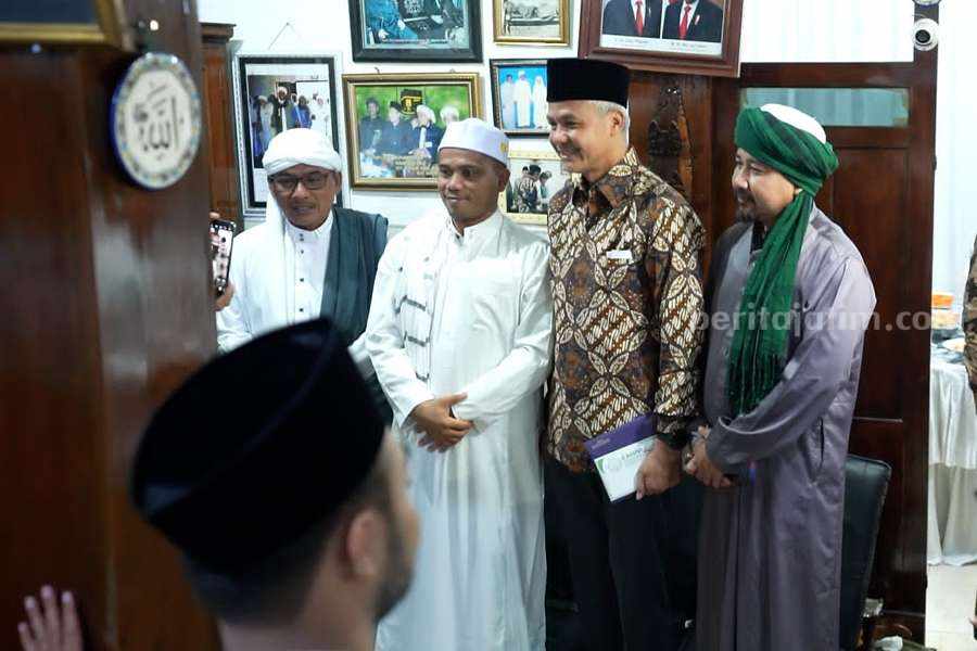 Silaturahmi Capres Ganjar Pranowo dengan Masyayikh di Rembang
