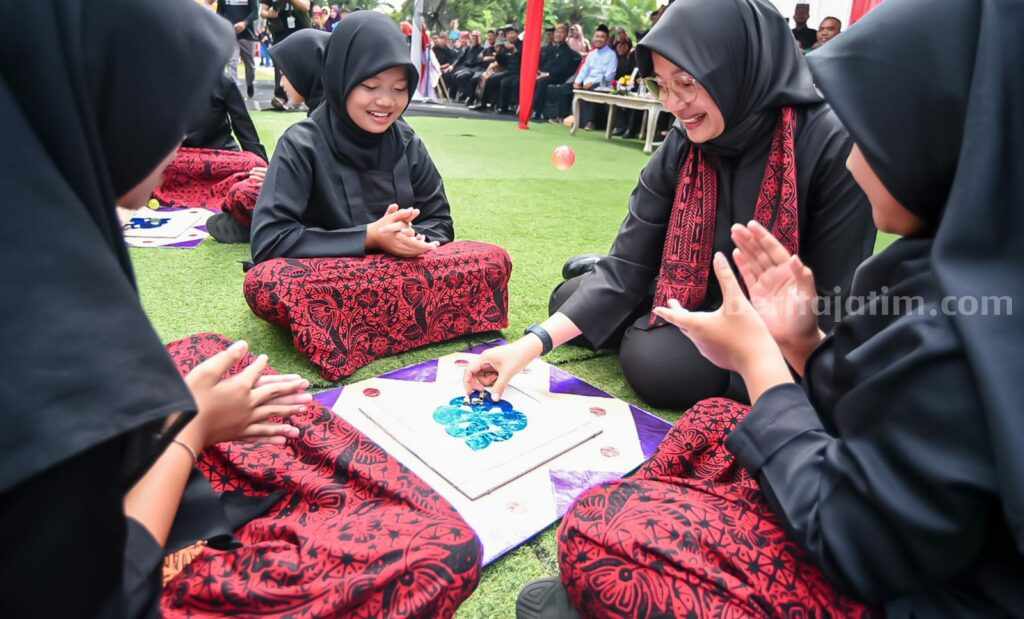 Momen Hari Anak Nasional (HAN) di Banyuwangi dirayakan meriah di Taman Blambangan, Banyuwangi.