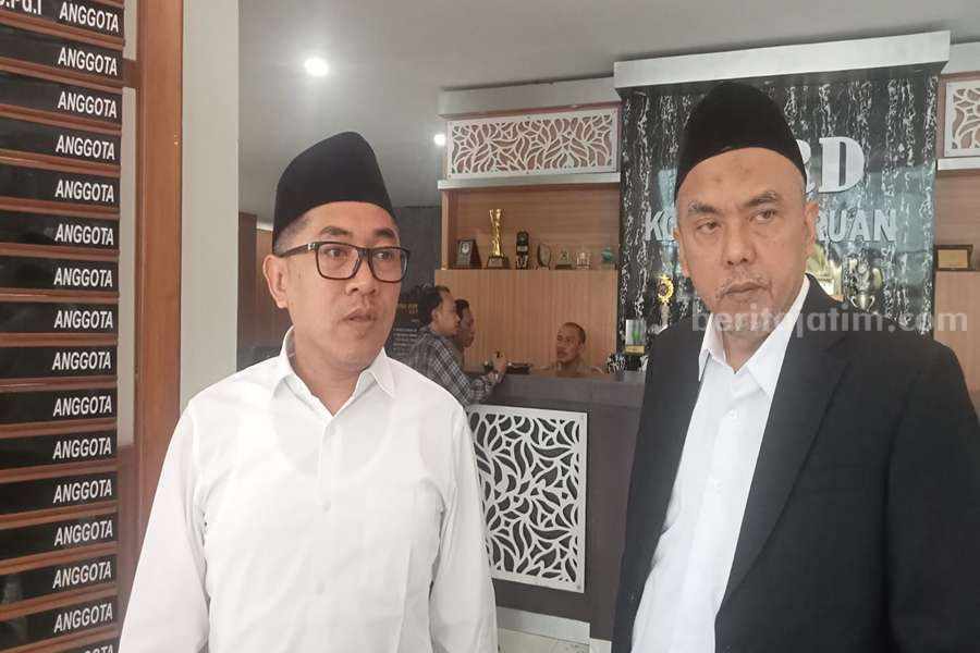 Ketua DPRD Kota Pasuruan Ismail dan anggota Komisi III Ismu Hardianto.