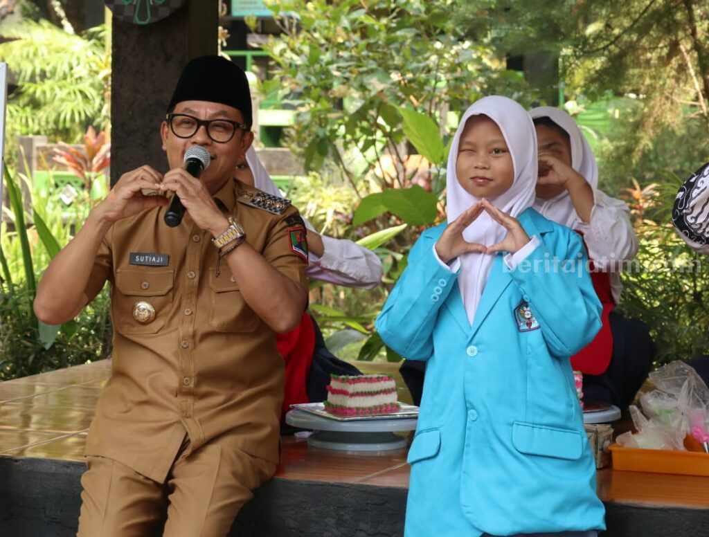 Wali Kota Malang Sutiaji Wujudkan Komitmen Pendidikan Inklusi Lewat Jarik Ma’ Siti
