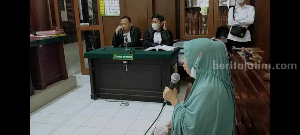 Asfiyatun, nenek yang kesehariannya menjual gorengan ini dihukum 5 tahun penjara
