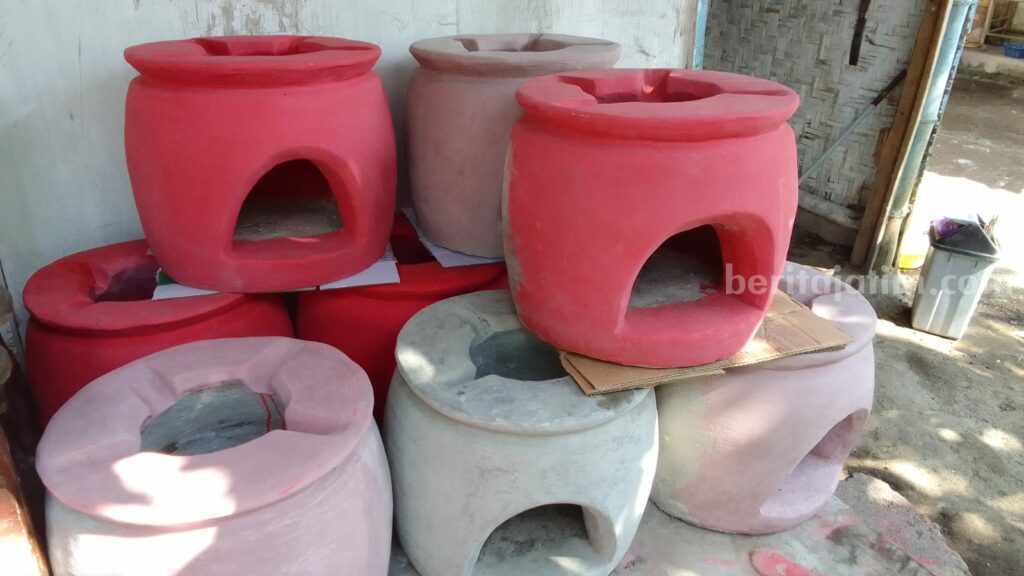 Gas Elpiji 3 Kg Langka, Tungku Beton di Banyuwangi Laris Manis