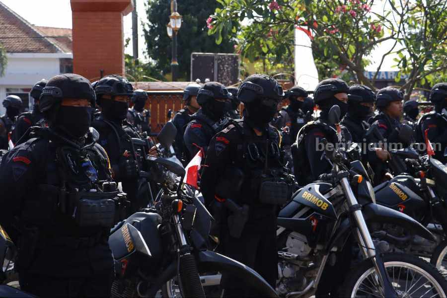 Apel gelar pasukan dalam rangka pengamanan Suran Agung PSH Winongo Tunas Muda Tahun 2023 di Mako Polres Madiun Kota, Sabtu(29/7/2023) siang.