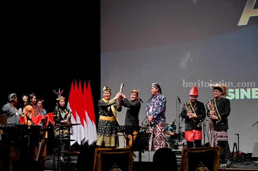 Bambang Sugianto, petugas pemasyarakatan di Lapas Surabaya, mendapatkan penghargaaan BNPT Awards