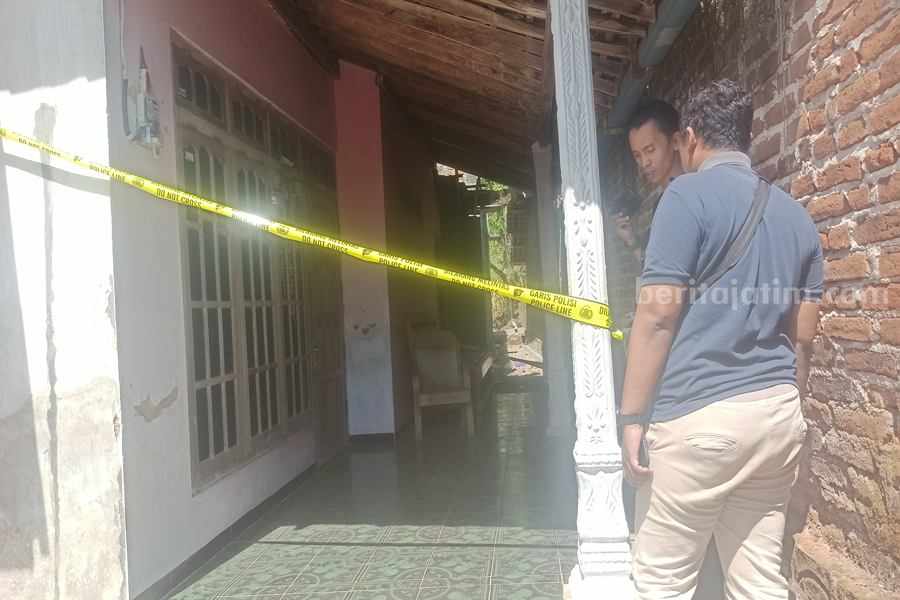 Rumah kontrakan di Dusun Jatisari Desa Semanding Kecamatan Jenangan Ponorogo yang diduga sebagai tempat pembunuhan. (Foto/Endra Dwiono/Beritajatim.com)