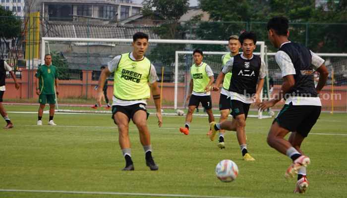Persebaya Evaluasi Finishing Hingga Ubah Jadwal Latihan Persebaya