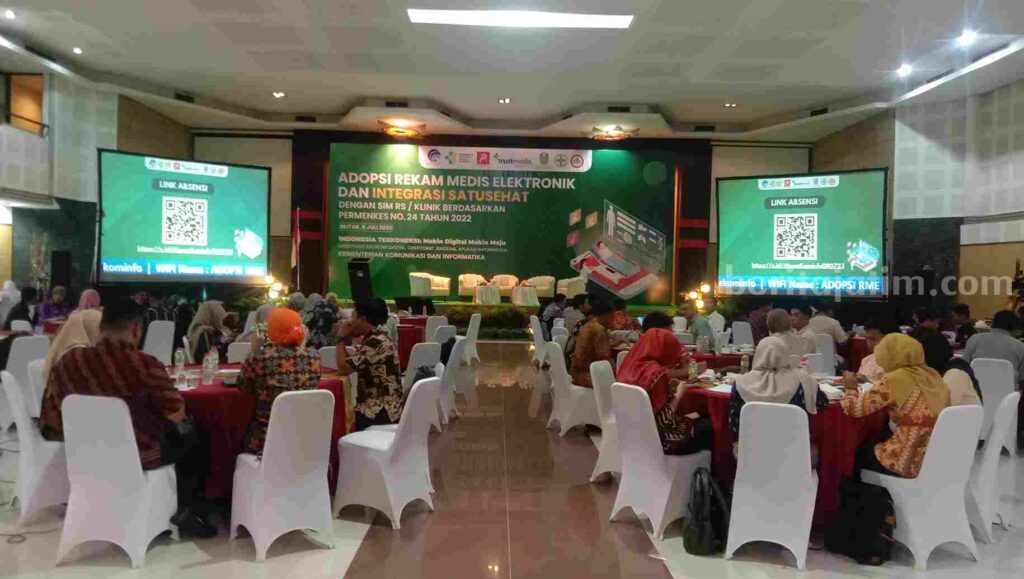 Kementerian Kominfo dan Kemenkes menggelar sosialisasi inovasi layanan rekam medis elektronik.
