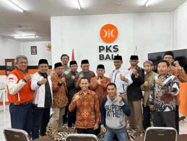 Kader PKS Harus Jaga Karakteristik Budaya Bali Jazuli saat konsolidasi struktur dan calon anggota legislatif di Kantor DPW PKS Bali Kota Denpasar.