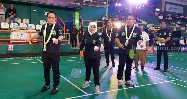 960 Pebulutangkis Bersaing Juara di Piala Kejati Cup 2023 Pembukaan Piala Kejati Cup 2023 di GOR Sudirman, Surabaya. (Way)