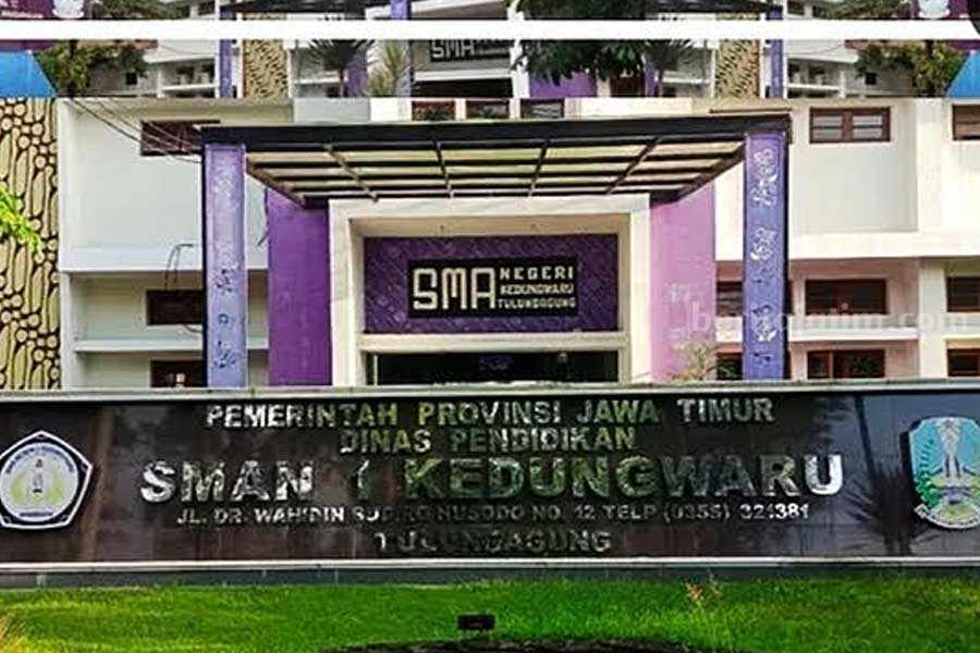 SMA Negeri 1 Kedungwaru Tulungagung. ( Instagram smariduta_54)