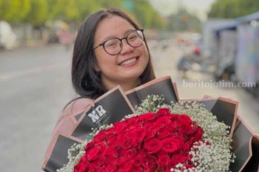 Novita Nadia Restorika owner Nr_Florist Tuban. [Foto: Diah Ayu/beritajatim.com]