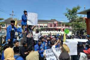 Angka Kemiskinan Sumenep Tinggi, PMII Demo Bupati PMII Sumenep