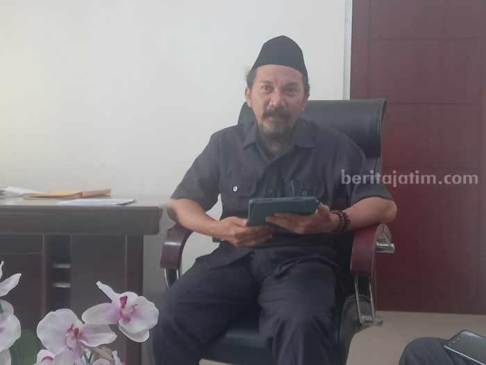 Data BPS: 206 Ribu Lebih Warga Sumenep Hidup di Bawah Garis Kemiskinan Kepala BPS Sumenep, Ribut Hadi Candra (foto : Temmy/ beritajatim.com)
