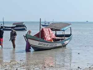 Perahu Muat Elpiji dan Solar Hilang Kontak di Perairan Sumenep Pencarian perahu nelayan hilang kontak (foto : Humas polres Sumenep)