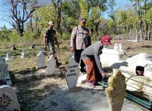 Pemakaman korban perahu tenggelam